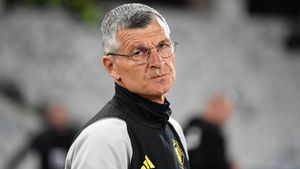 Ioan Ovidiu Sabău, extrem de supărat după eliminarea din Cupa României! Și-a scos jucătorii „în fața clasei” la finalul meciului Oțelul - U Cluj: „Trebuie să se gândească dacă oferă cât primesc”