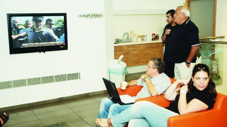 A fost primul antrenor din Israel care a învins România și e fan Dorinel Munteanu!** Acum e dealer de mașini de lux și pune la zid Steaua lui Becali: "N-are jucători"