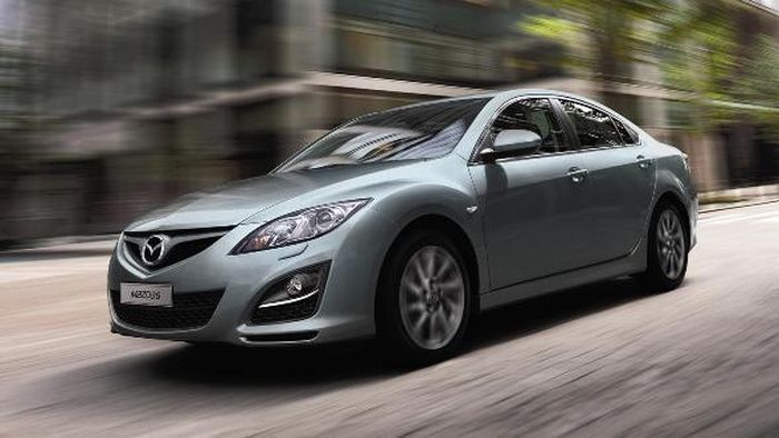 Azi se lansează în România ediția specială Mazda6 Takumi