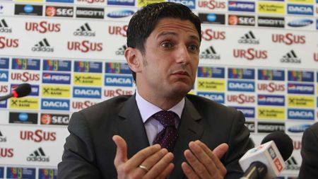 "Ieșim cu fruntea sus de pe teren!** Nu facem jocurile nimănui"