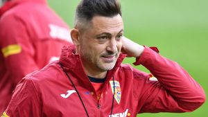 Unde a greșit FRF în relația cu Mirel Rădoi. „Era o dovadă de apreciere!” Cum îl poate face pe selecționer să rămână pe banca naționalei României