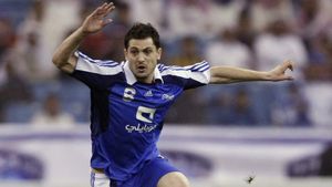 Rădoi îi transmite lui Gigi:** "M-aș bucura să vină Tănase la Steaua!"