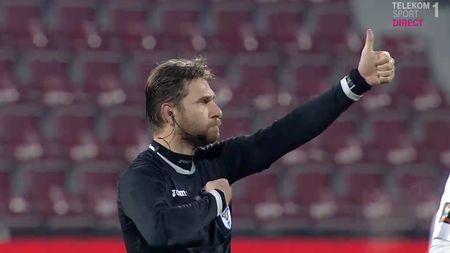 FOTO | Alexandru Tudor și-a mustrat unul dintre asistenți în timpul meciului CFR Cluj - Astra: "Urzică, uită-te la mine!"