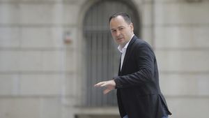 A fost unul dintre cei mai zgârciți patroni din istoria fotbalului românesc și a dus Dinamo în insolvență, dar Ionuț Negoiță își permite să fie ironic cu transferurile „câinilor” din vară: „Să îl ia pe Mbappe, că rămâne liber de contract și să fie un echilibru cu celălalt Mbappe, de la rivală”