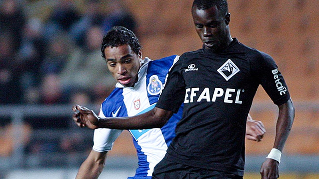 EXCLUSIV CFR a bifat primul transfer!** Vezi ce jucător dorit de Benfica va juca din vară la Cluj