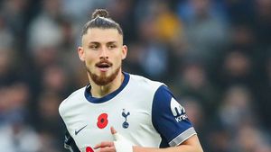 Fabrizio Romano a făcut anunțul momentului pentru Radu Drăgușin. Vestea a venit înaintea meciului cu Manchester City