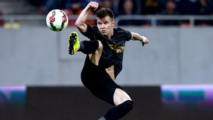 Exemplul testat în Ungaria ce ar putea fi preluat și în Liga 1: un spectator la fiecare 4 scaune. Fotbalistul care a marcat în pandemie: „Nu văd vreun risc” | INTERVIU