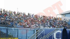 Pițurcă și-a intrat în rol!** După 20 de minute, fanii au fost rugați să părăsească stadionul!