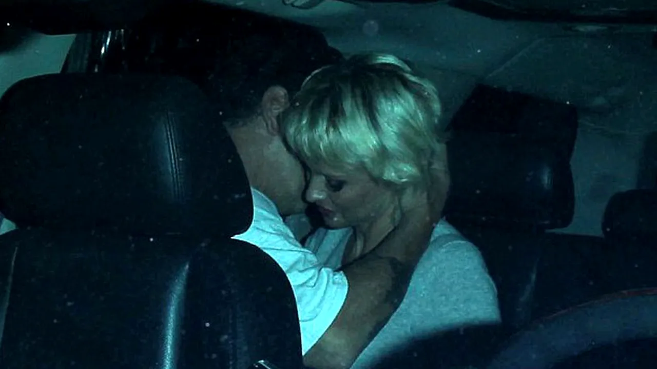 FOTO | Pamela Anderson pare că a trecut peste divorțul de Rick Salomon