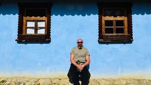 Bogdan Stelea, gest copleşitor: „Aruncată ieri în gunoi, astăzi este lângă inima mea”