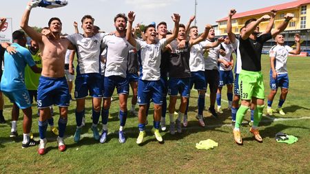 VIDEO | Unirea Dej a sărbătorit victoria cu Dinamo cu mii de spectatori. Cum a fost primită acasă echipa lui Dragoș Militaru