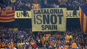 Catalonia și-a proclamat independența, dar a suspendat-o! :) Anunțul premierului: "Nu suntem infractori sau nebuni, nu avem nimic împotriva Spaniei sau spaniolilor"