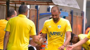 Prima reacție a celor de la Petrolul după ce Gabi Tamaș i-a făcut plângere penală lui Nae Constantin! Antrenorul l-a înregistrat când îi înjura pe fanii echipei ploieștene. „Sunt dezamăgit și surprins de ceea ce a făcut acum” | EXCLUSIV