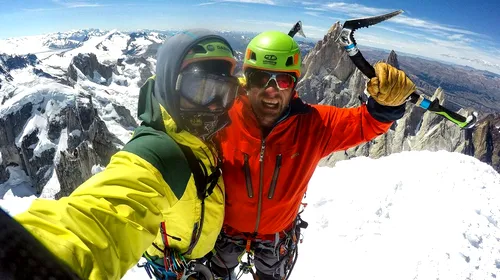 Mărturisirile alpiniștilor români care au cucerit vârful Cerro Torre: „A fost o luptă! Ultimii 40 de metri i-am parcurs în zece ore”. Ce obstacole au depășit Vlad Căpușan și Zsolt Torok