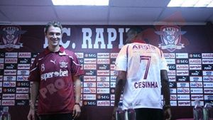 FOTO Cesinha și Grigore au prezentat noul echipament!** "Locul nostru e pe podium"