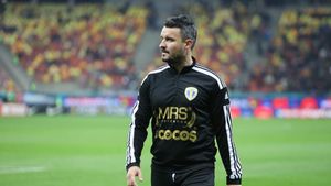 Constantin Budescu, scut în jurul lui Mihai Pintilii: „Este suspendat. De ce? A luat vreun roșu? O prostie! Nu îl angajează cei de acolo!”