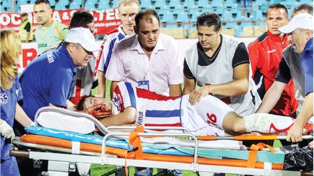 SPECIAL: Fotbaliști în liga lui "Doamne ajută". Ce asigurări au jucătorii din România și care sunt riscurile pe care și le asumă