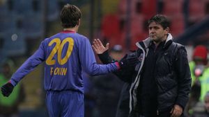 "E bine că a venit Lăcătuș, el ne cunoaște cel mai bine!"