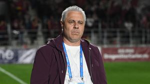 „A intervenit Gigi Becali prin satelit?”. Marius Șumudică n-a avut milă de Denis Alibec, după Dinamo – FCSB 4-3