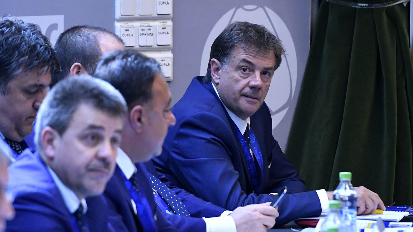 Vassaras face experimente pe FCSB - Dinamo, meciul care o poate face matematic campioană pe echipa lui Gigi Becali