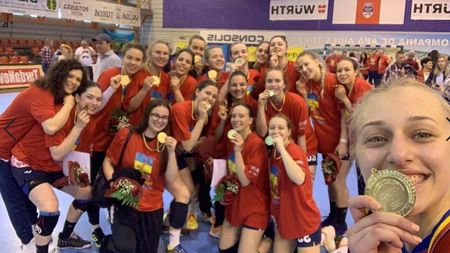 Povestea de succes a celei mai noi campioane din handbalul românesc! După titlul la senioare în 1988, Tg. Mureș anunță o nouă eră. „Sunt vedetele orașului, mai mult decât atât nu are cine să le ofere în acest moment"
