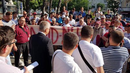 EXCLUSIV | Adunarea Creditorilor de la FC Rapid a aprobat închirierea brandului de către Primăria Sectorului 1. Un avocat al fondului de investiții din Qatar l-a contactat pe lichidator