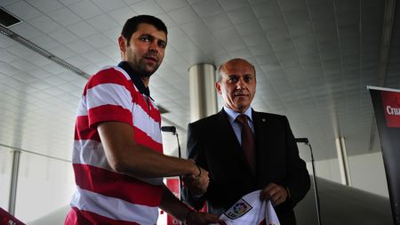 Cum va reacționa Reghe? Șeful Sevillei a dat cărțile pe față! Cum s-a prezentat Rusescu la echipă, după transferul de la Steaua