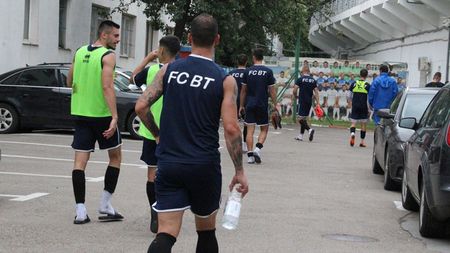 FC Botoșani a plecat cu "grădinița" în cantonament. 9 dintre cei 20 de jucători au sub 21 de ani | FOTO