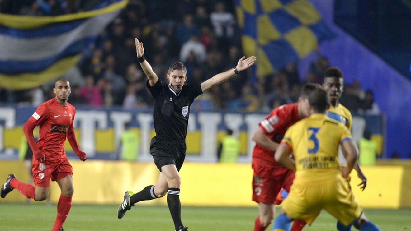 "Lupii" au fost miei în fața "câinilor". Petrolul - Dinamo 0-3. Gavrilă, elevul de nota 10