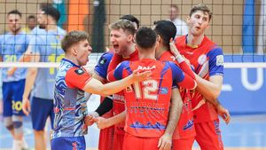 CSM Arcada Galați a egalat situația în finala Diviziei A 1 contra Coronei Brașov! Sergiu Stancu și Laurențiu Lică vor neapărat titlul