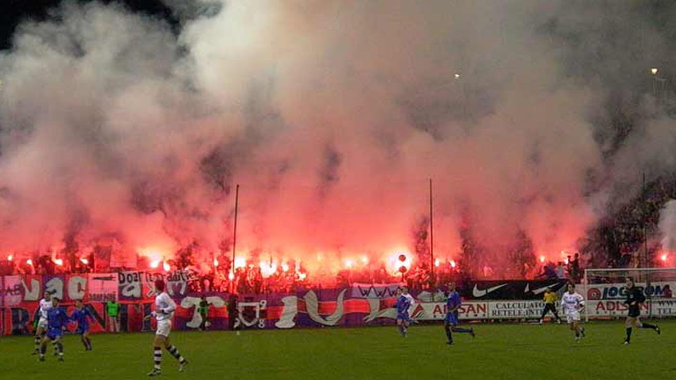 "Sunt 20 de golani care mă contestă și îi obligă pe copiii din peluză să mă înjure! 95% din fani mă iubesc!"CE CREZI?