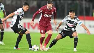 Etapa Clujului în Superliga: care sunt cei 7 fotbaliști de la CFR și Universitatea nominalizați în primul 11 ideal al rundei dominate de remize