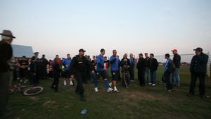 FOTO** Steliștii s-au pregătit pentru meciul cu Pandurii într-un sat!