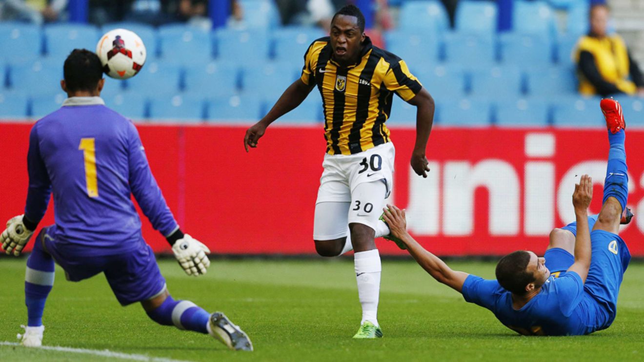 Istorie pe toate fronturile! Petrolul câștigă dramatic în prelungiri și merge în play-off: Vitesse-Petrolul 1-2