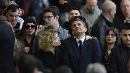 Grecii au reacționat după ce au văzut imaginile cu Răzvan Lucescu în lacrimi. „Fotbalul din România plânge”