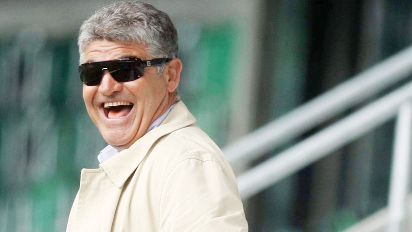 Ando** dă târcoale lui Dinamo