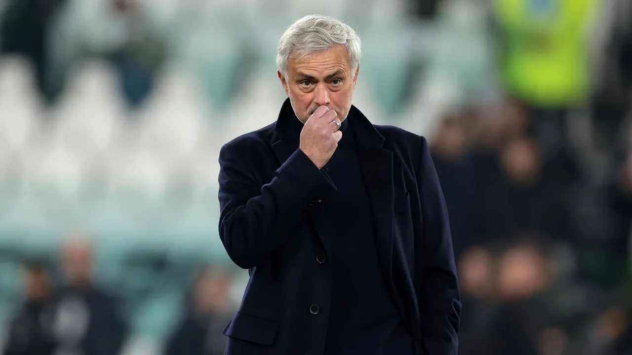 Lovitură cruntă primită de Jose Mourinho în prima zi din 2024! Roma riscă să își piardă starul oricând pentru o sumă infimă