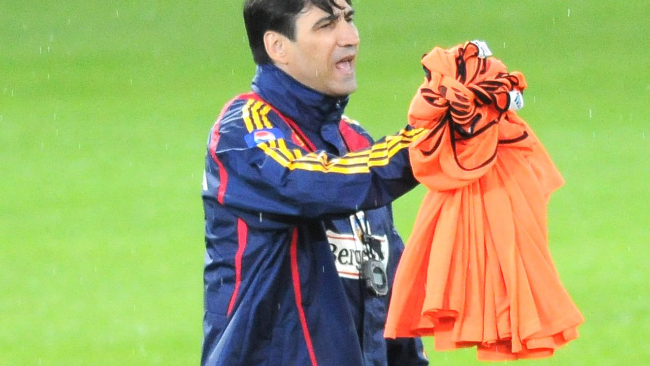 FABULOS** Cum poate câștiga Pițurcă 800.000 de euro în 4 meciuri și peste 3.5 milioane în patru ani!** "Prima e destul de consistentă :)"