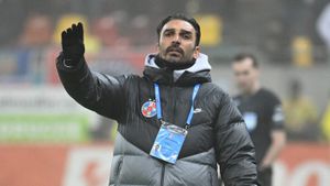 Alarmă la FCSB! Titularul a acuzat probleme la încălzire și a fost înlocuit de urgență
