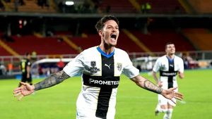 Ce note au primit Dennis Man și Valentin Mihăilă, după meciul Parmei! Fotbalistul dorit de Inter, Juventus și AC Milan a făcut impresie bună