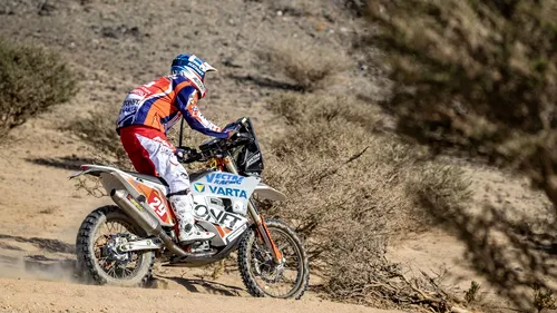 Emanuel Gyenes, lider la clasa Malle Moto după prima etapă a Raliului Dakar 2021. Reacția pilotului român: „A fost multă piatră pe prima specială”