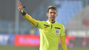 ANALIZĂ MARIUS AVRAM | Arbitrul Horia Mladenovici, sub lupa expertului ProSport! Unde greșește și de ce, fazele decisive de la FC Argeș - FCSB (2-3)