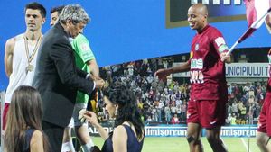 Lucescu: "Nu mi-a făcut plăcere să acord trofeul,** trebuia să fie o sărbătoare!"