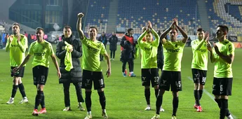 Oficialii lui CFR Cluj, criticați pentru strategia de transferuri. „Au făcut contracte ca să-l mulțumească pe Petrescu!” | VIDEO EXCLUSIV ProSport LIVE