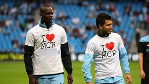 "Te iubesc pe tine te!"** Balotelli s-a îndrăgostit de City și nu va mai scrie specificații ca aceasta pe tricou :)