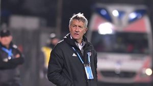 Cristiano Bergodi, înaintea returului semifinalei Cupei: „Craiova e foarte periculoasă, nu contează avantajul din tur". Italianul regretă că nu va sta pe bancă pe „Ion Oblemenco"