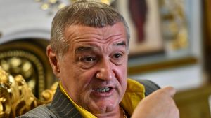 Punct de cotitură în relația cu Gigi Becali. Titularul naționalei României a renunțat la ortodoxie şi a fost „botezat” penticostal