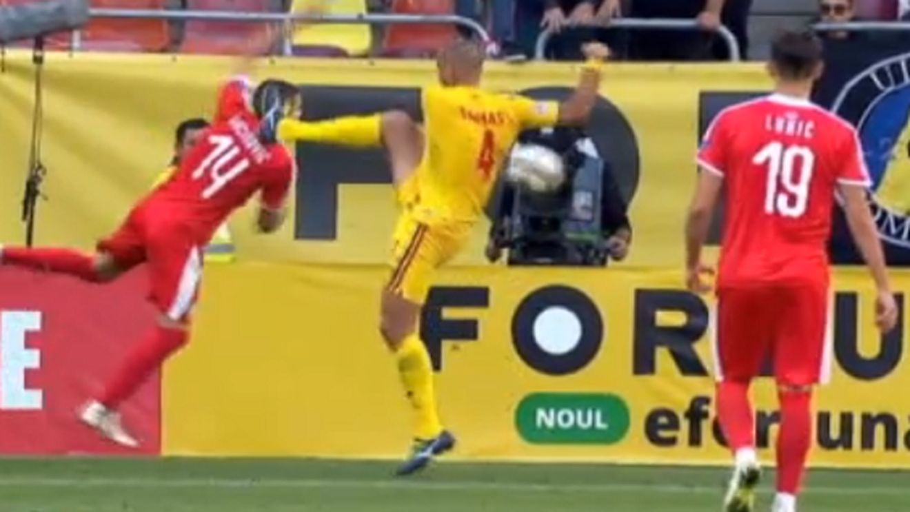 EXCLUSIV | Eliminarea lui Tamaș, o "greșeală grosolană" de arbitraj. Cristi Balaj, fost ecuson FIFA, explică de ce NU trebuia acordat nici penalty, nici cartonaș roșu în prelungirile primei reprize la România - Serbia