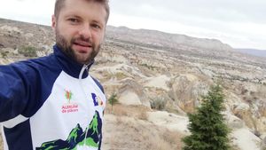 Astăzi începe Cappadocia Ultra Trail 2019! Un corporatist român, unul dintre cei peste 400 de participanți, explică pentru ProSport cum e să ieși din zona de confort și să concurezi cu profesioniștii "E ca și cum fotbaliștii din spatele blocului și-ar face echipă pentru EURO"