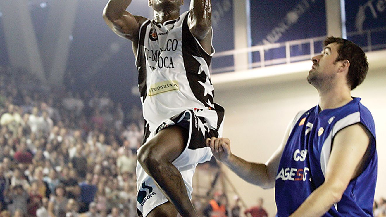 „U" Mobitelco Cluj a învins Asesoft Ploiești, 77-68